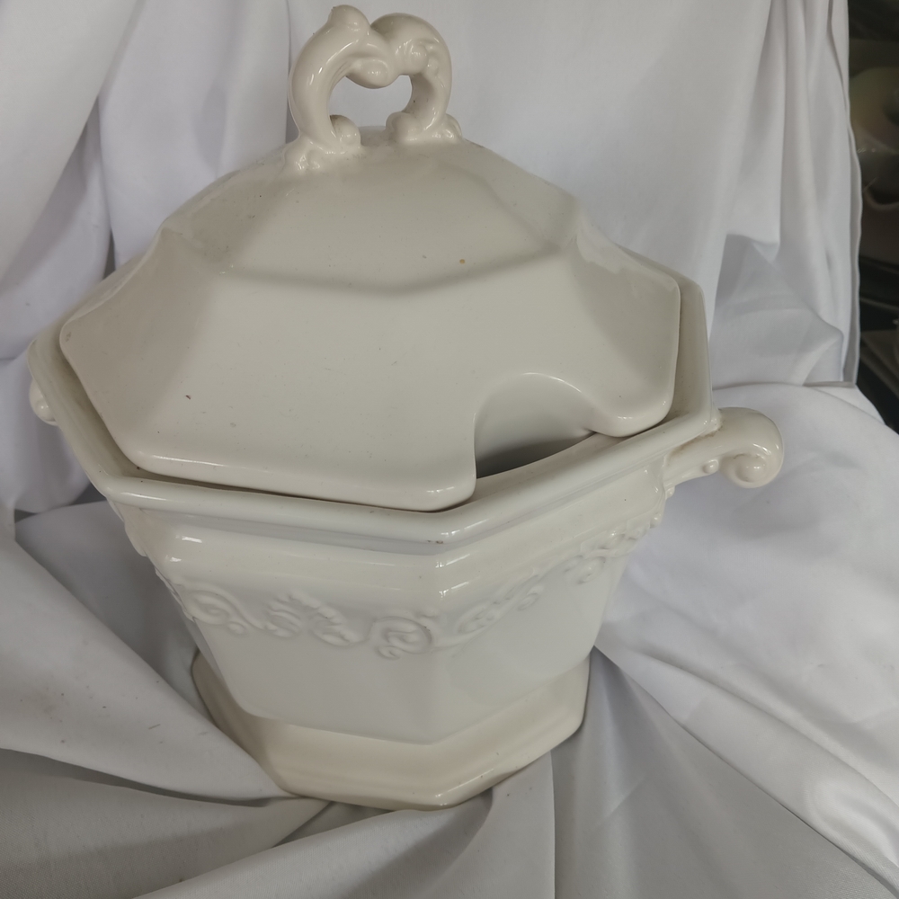 Elegant White Ceramic Soup Tureen